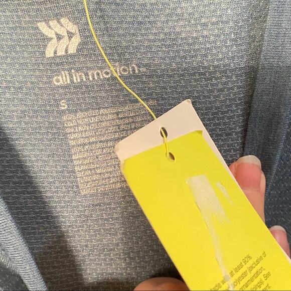 All In Motion Short Sleeve Run T-Shirt Running Athletic Small S NWT - Picture 4 of 4